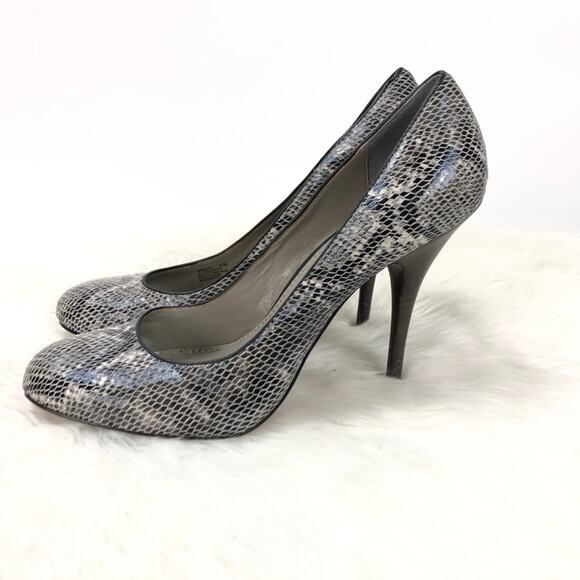 B Makowsky 9.5 M Womens Gray Python Print Leather Neve Heels - Picture 4 of 8